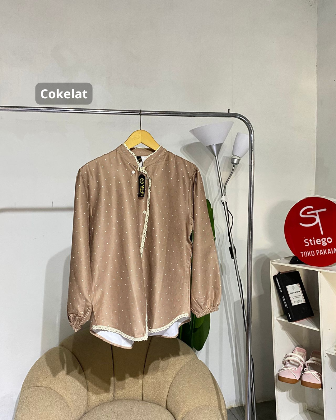 Kemeja blouse wanita polka renda