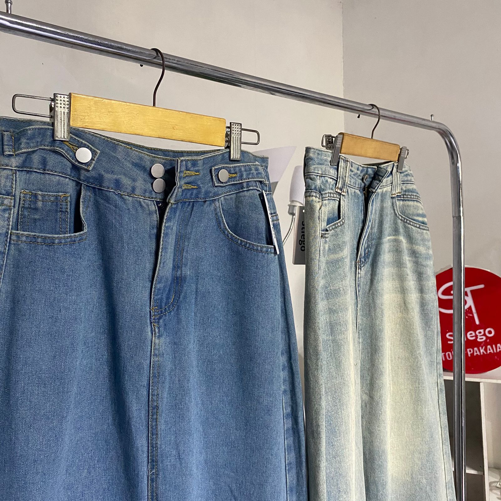 Rok jeans midi wanita blue 100