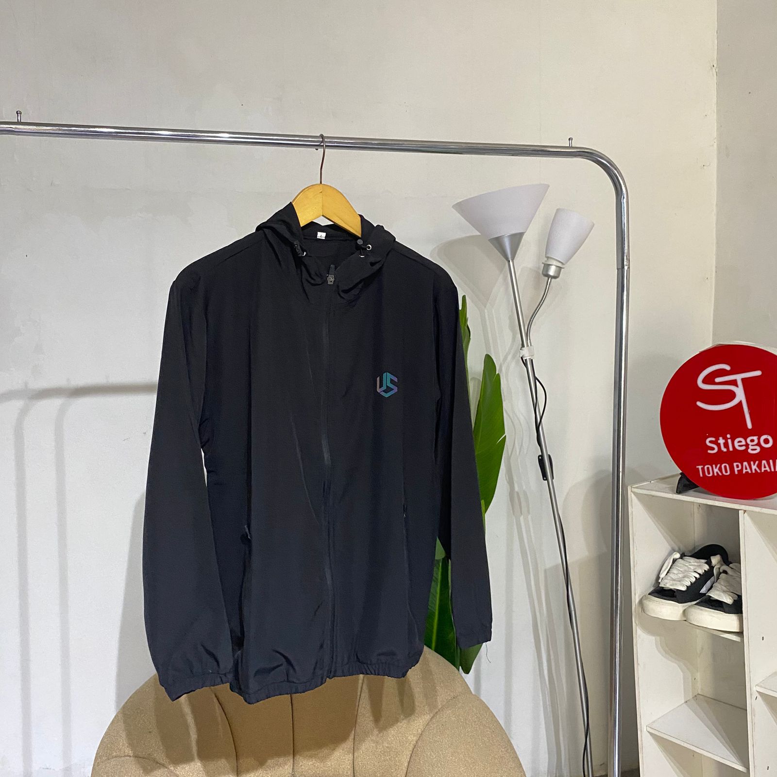 Jaket olahraga pria bahan despo