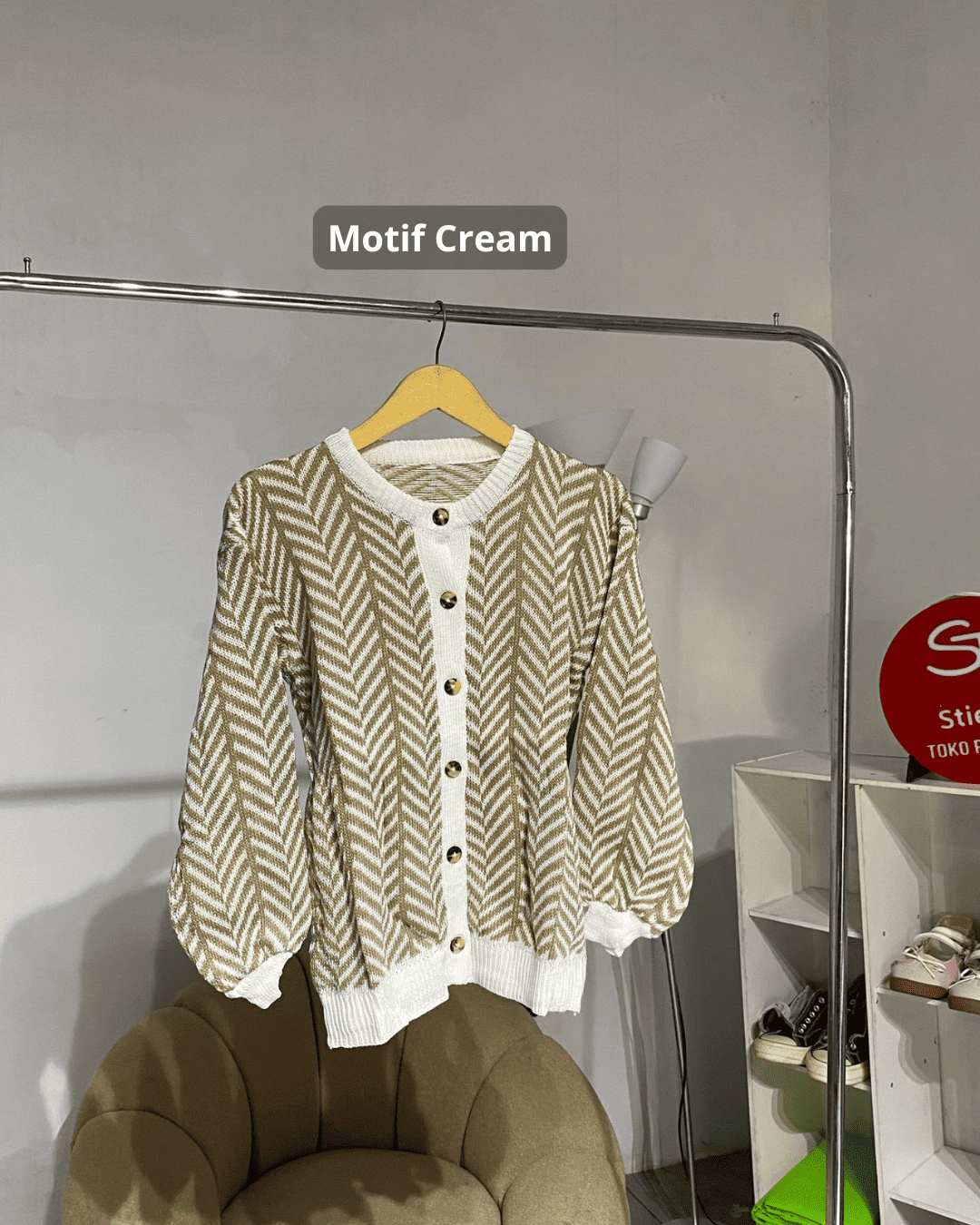 Sweater cardigan knit bueno