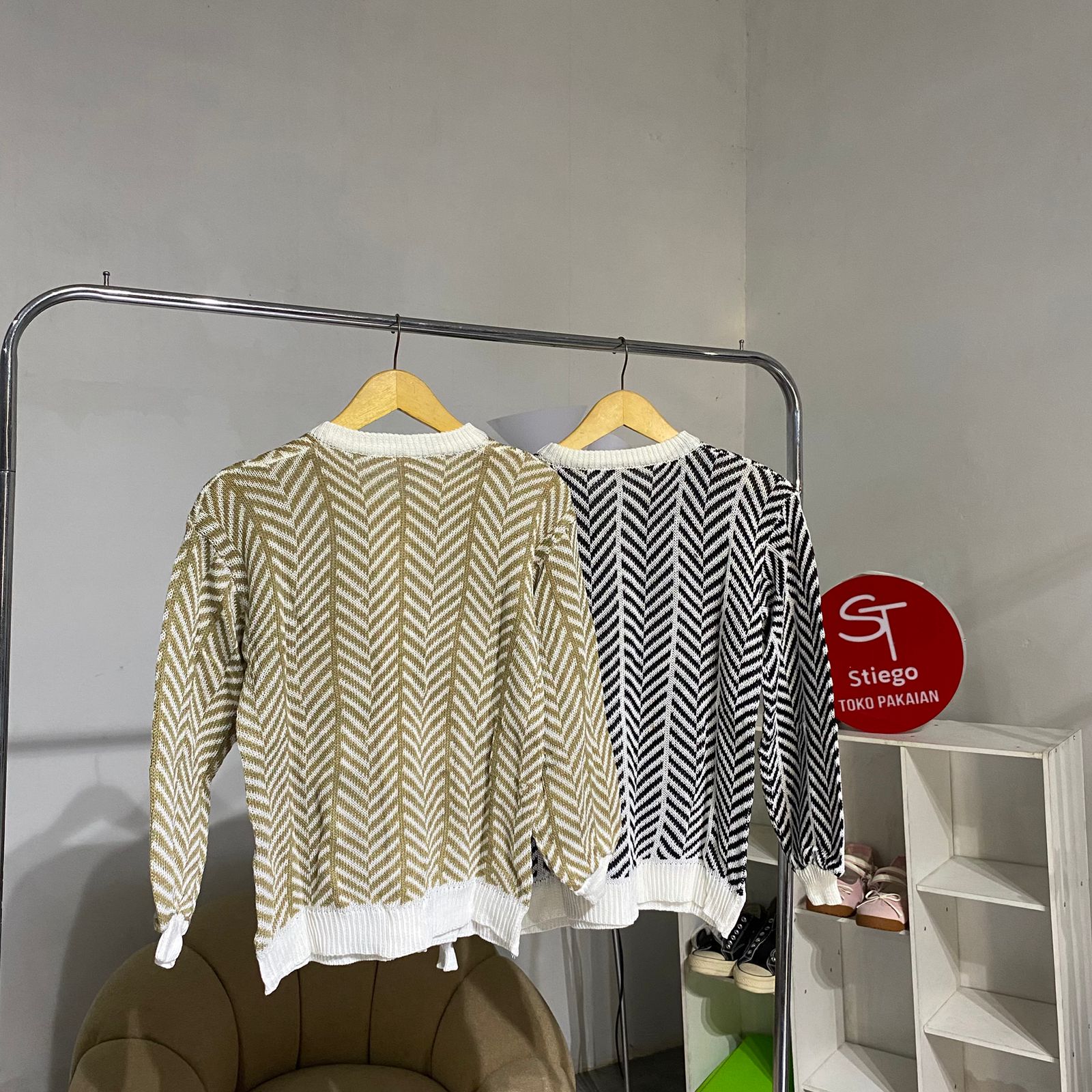 Sweater cardigan knit bueno