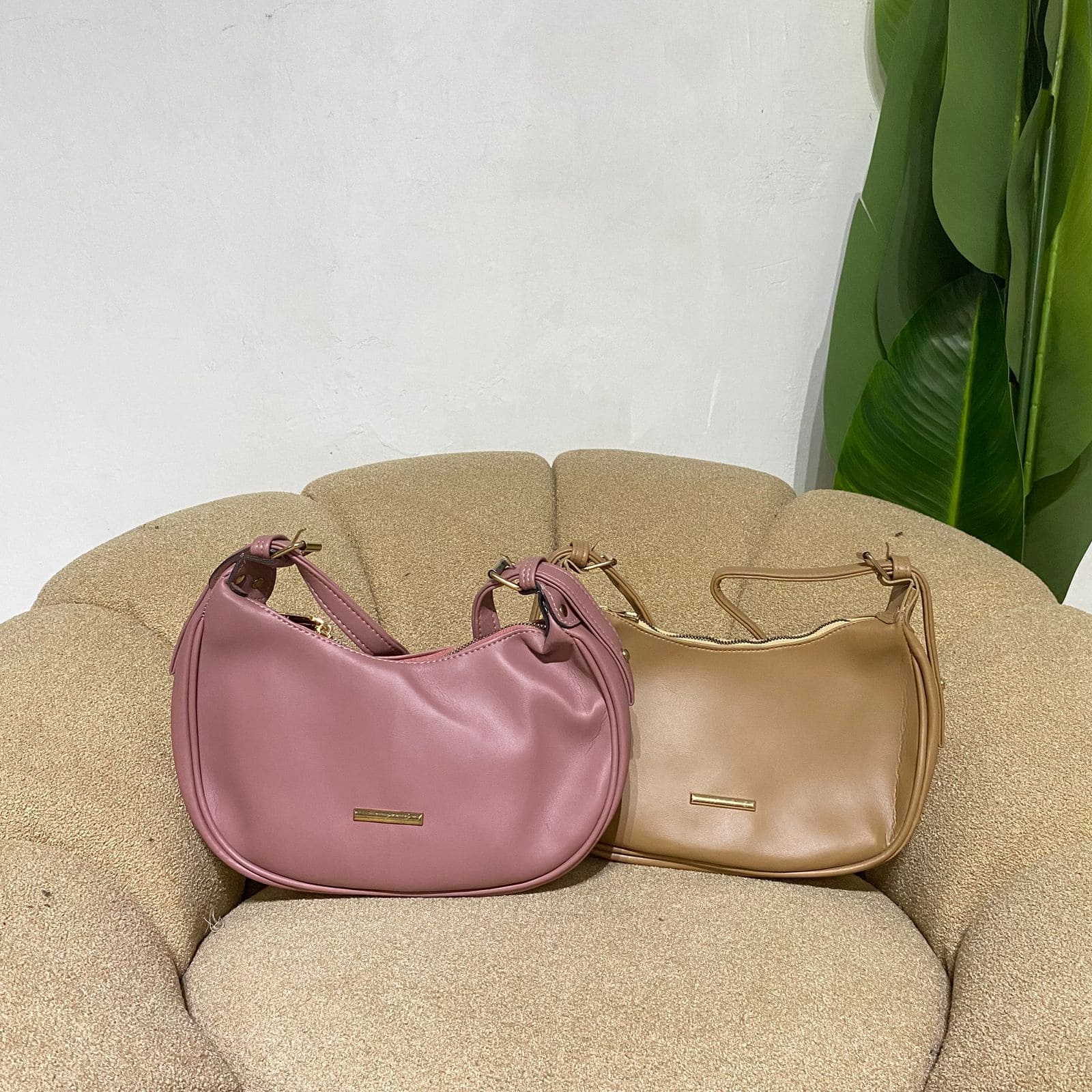 tas slempang wanita azila