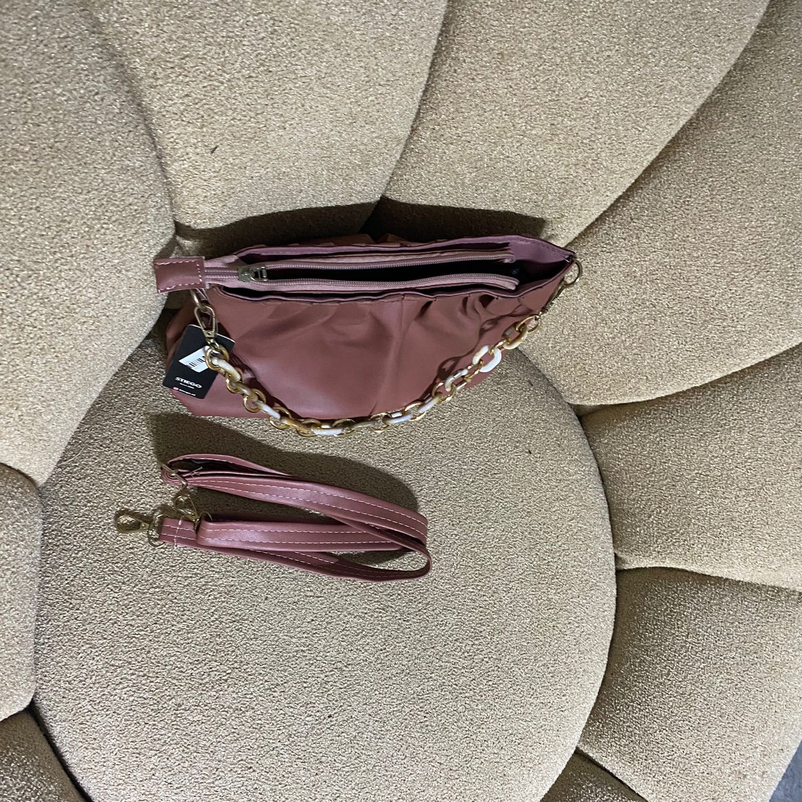Tas slempang wanita motif lolos