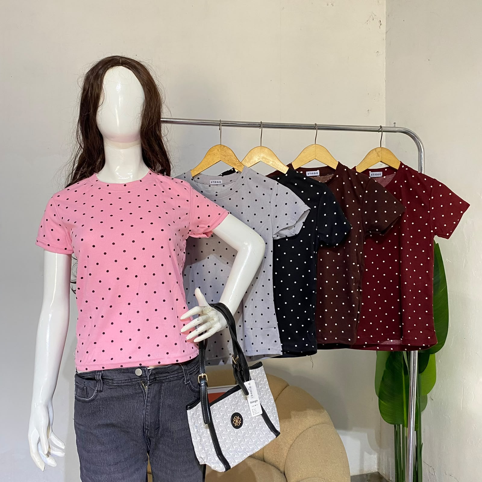Kaos Wanita Polkadot fit