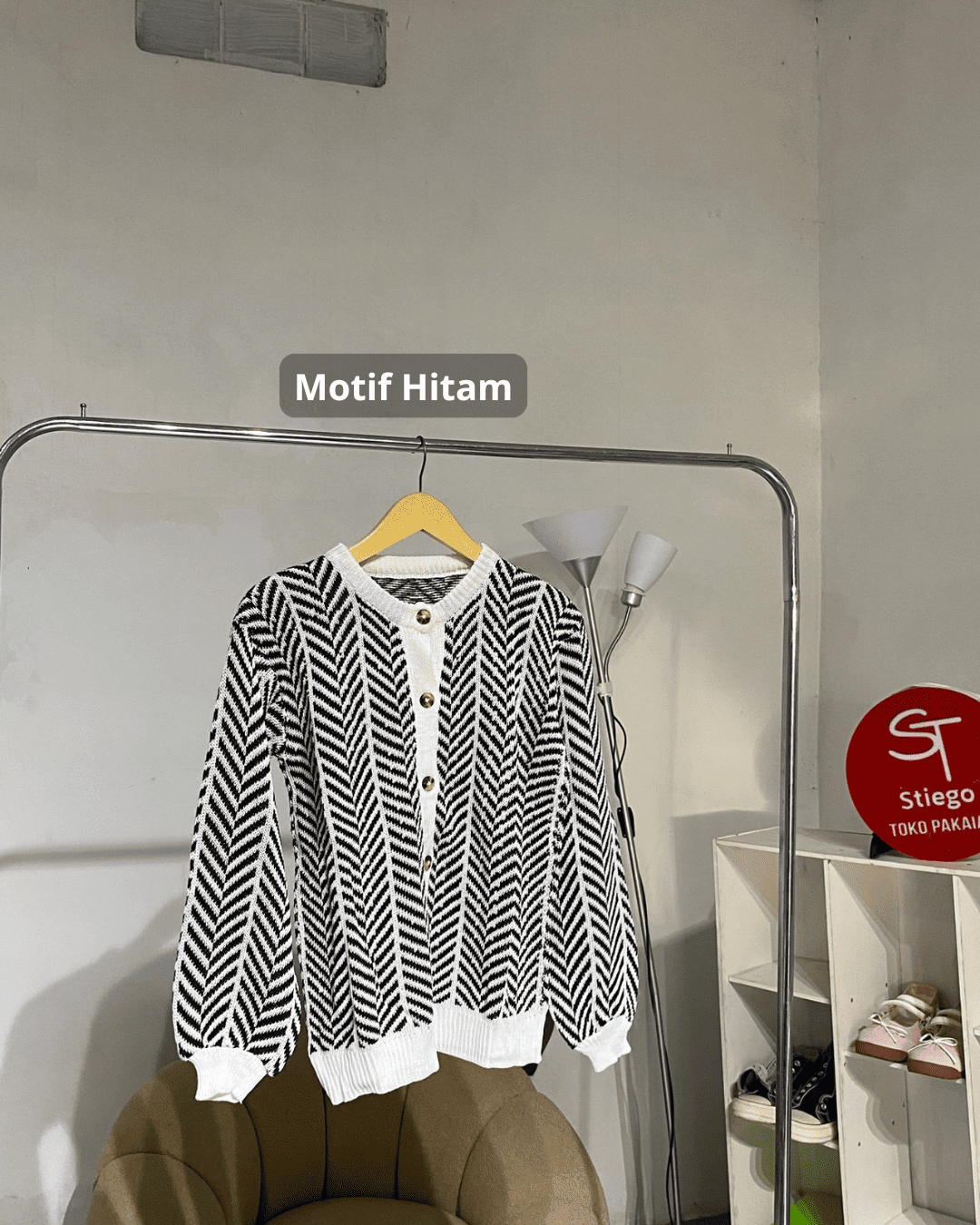 Sweater cardigan knit bueno