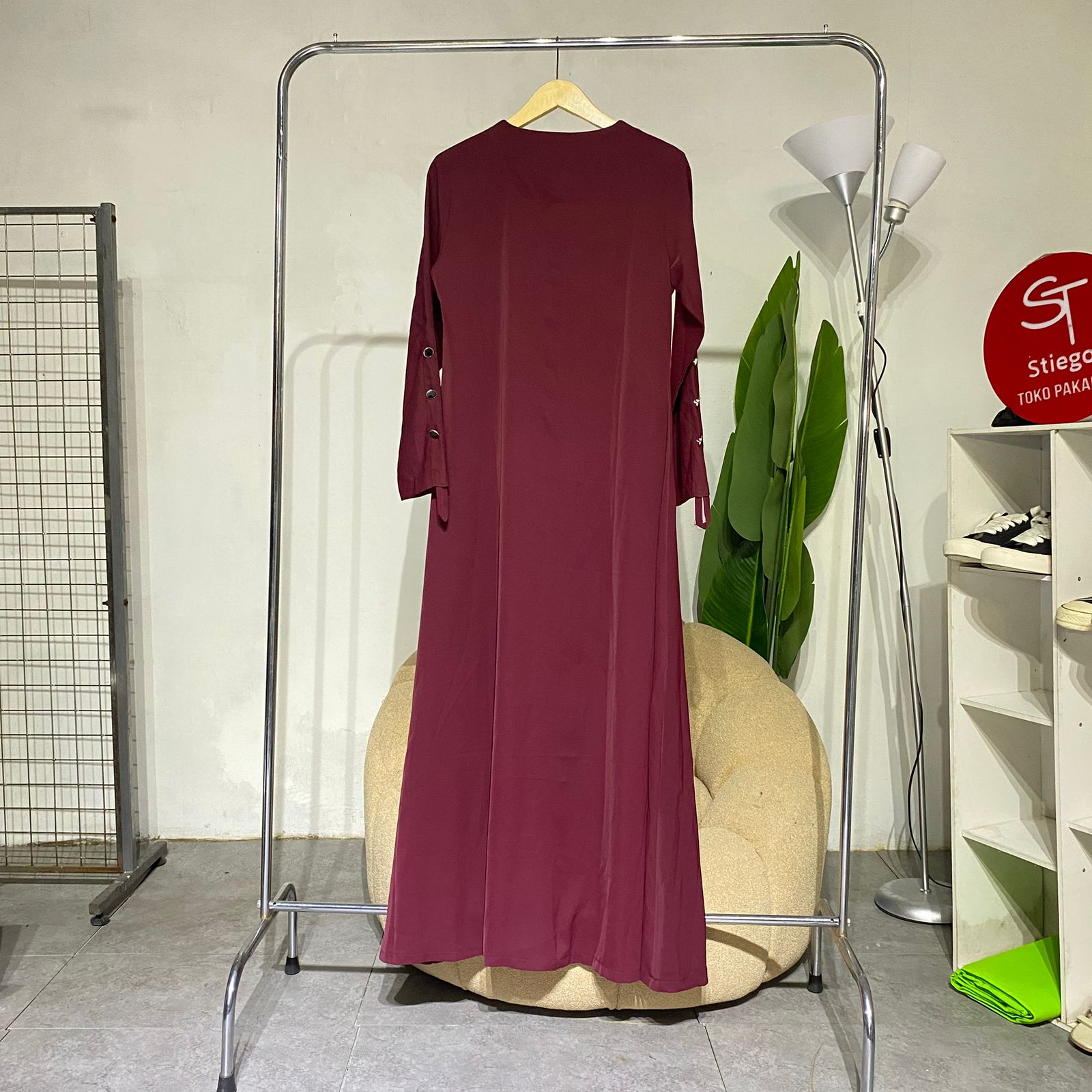 Abaya Manisally  wanita