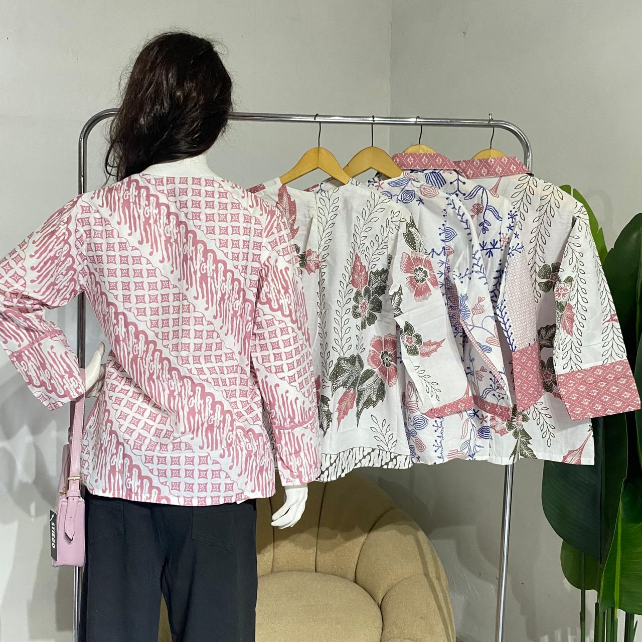 Blus wanita batik pastel