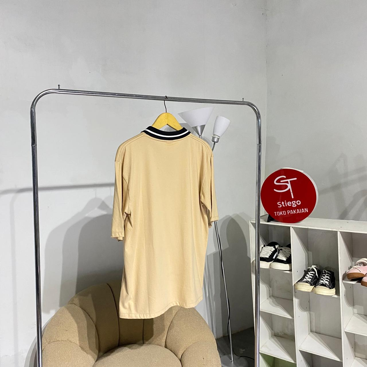 Kaos polo vertical line oversize pria lengan pendek