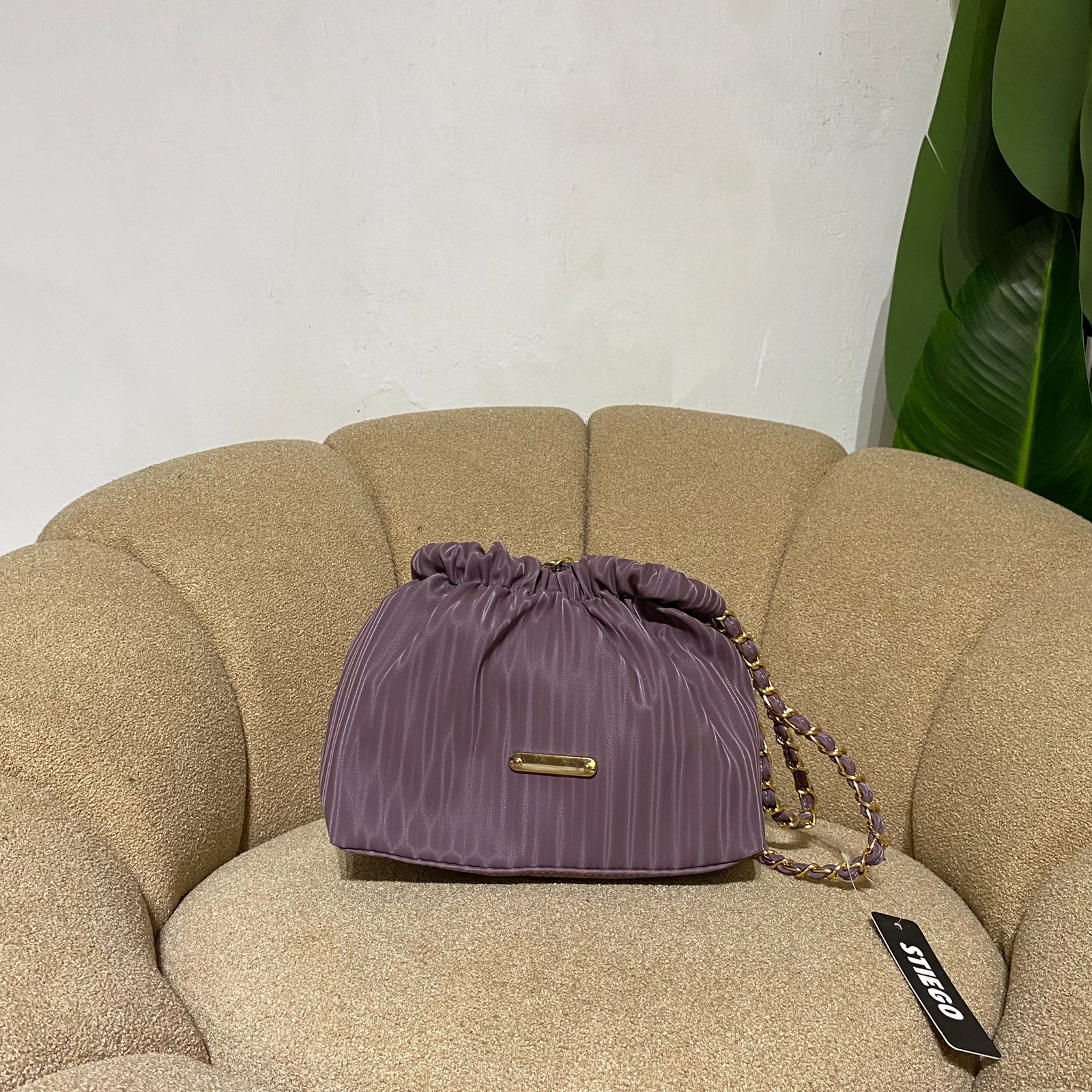 Tas slempang wanita motif Erlina glosy