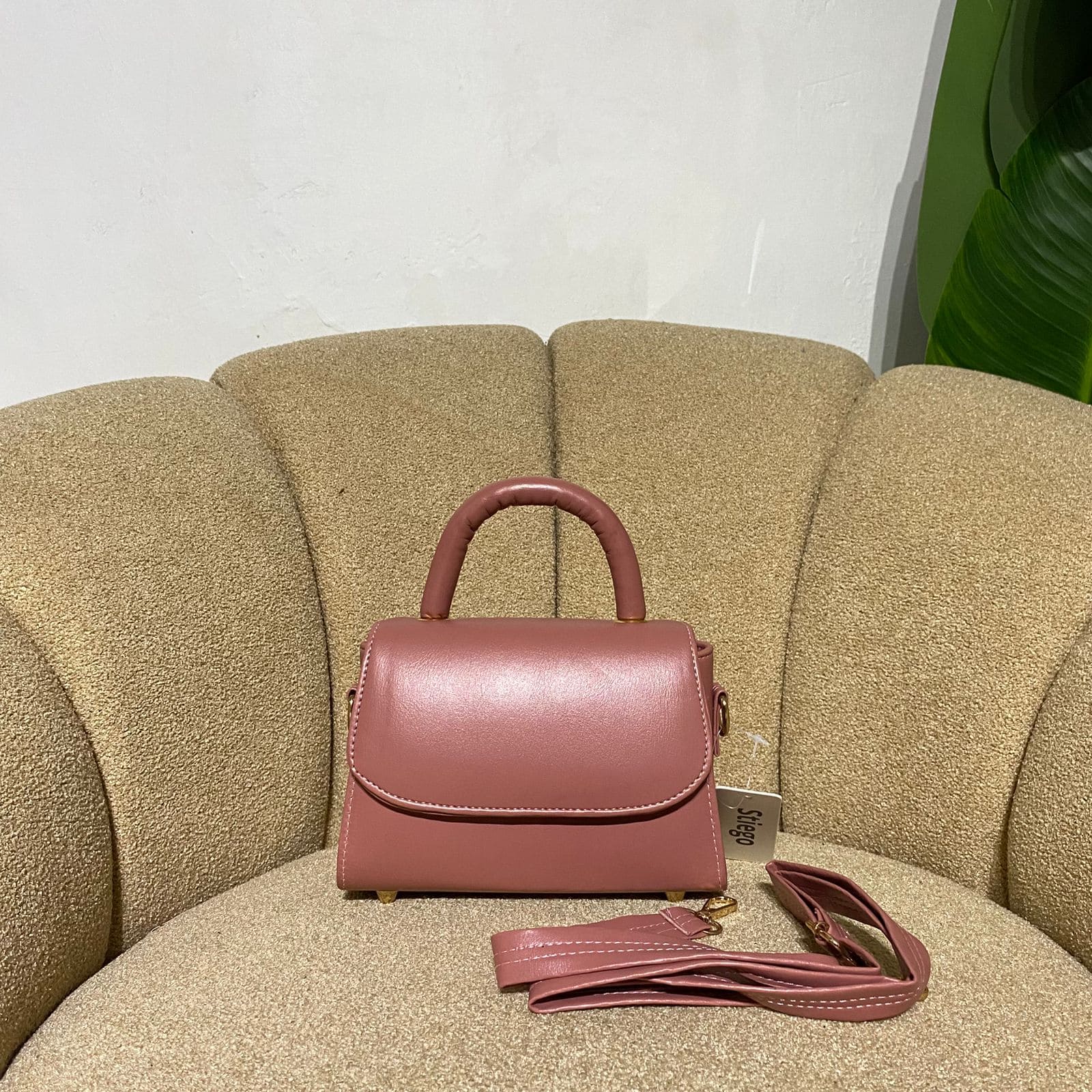 Tas slempang wanita motif Dini