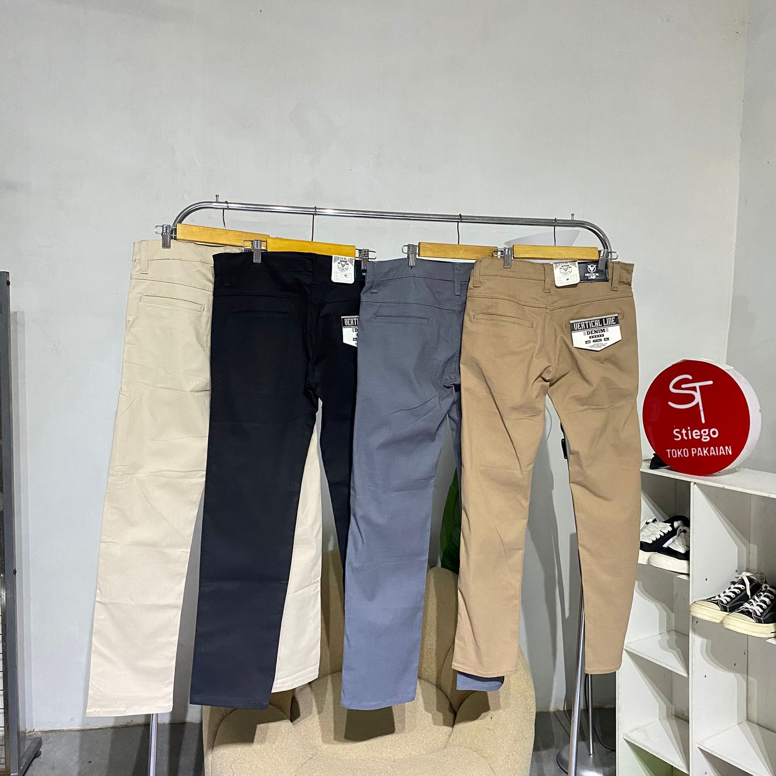 Celana Chinos pria veatical line
