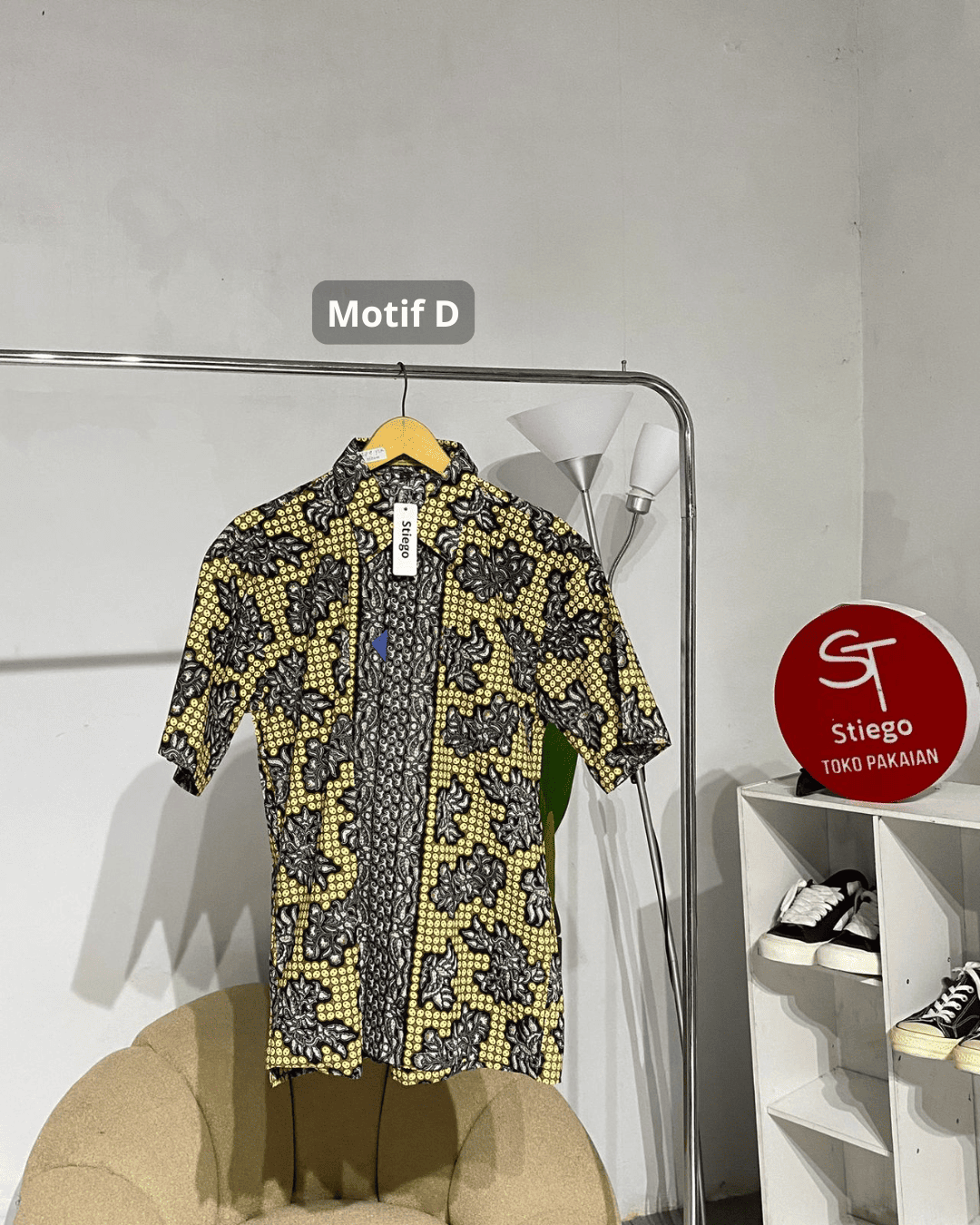 Kemeja batik lengan pendek pria  Kuda mas