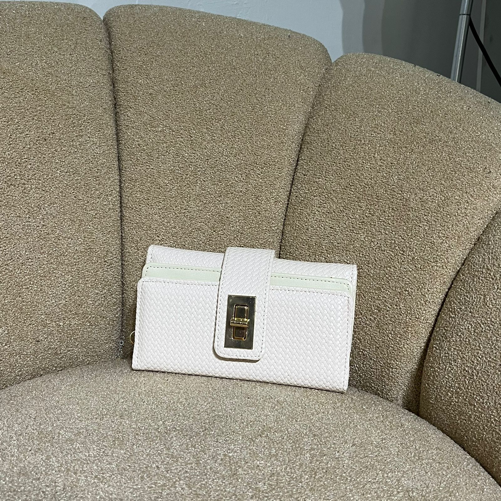 Dompet mini lipat  wanita cream  anyam (1231)